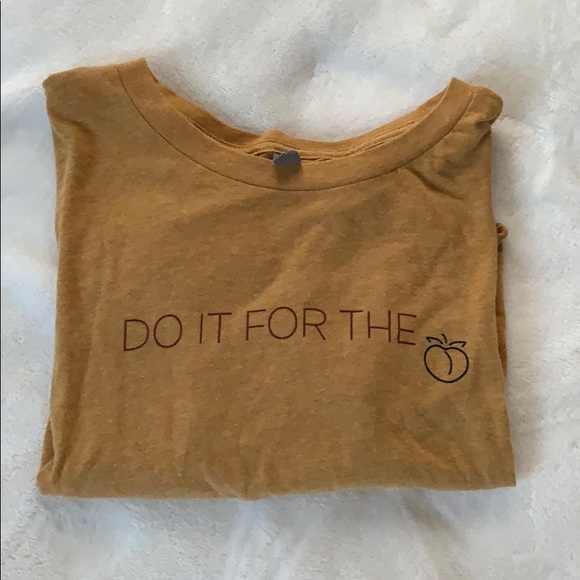 DANI MUÑOZ “Do It For the Peach” cropped top - Picture 1 of 3